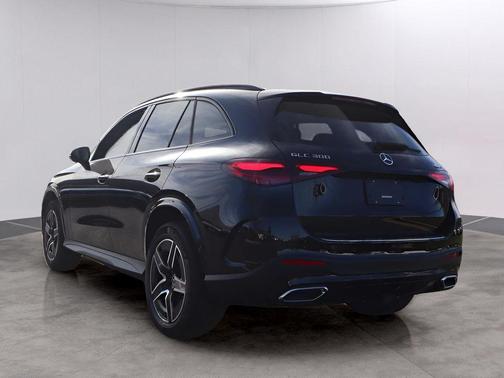 2026 Mercedes-Benz GLC 300 4MATIC
