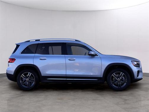 2025 Mercedes-Benz GLB 250 4MATIC