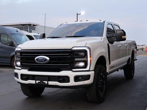 2025 Ford F-350 Platinum