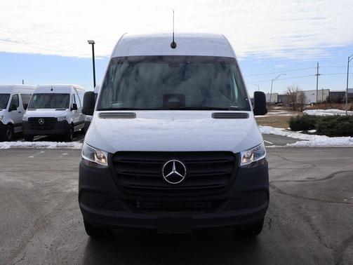 2025 Mercedes-Benz Sprinter 2500 Standard Roof