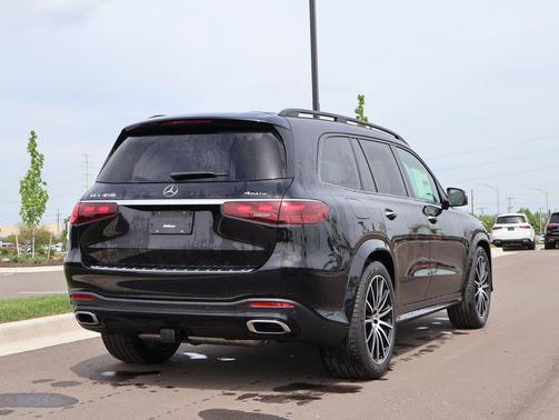 Obsidian Black Metallic 2026 Mercedes-Benz GLS 450 4MATIC