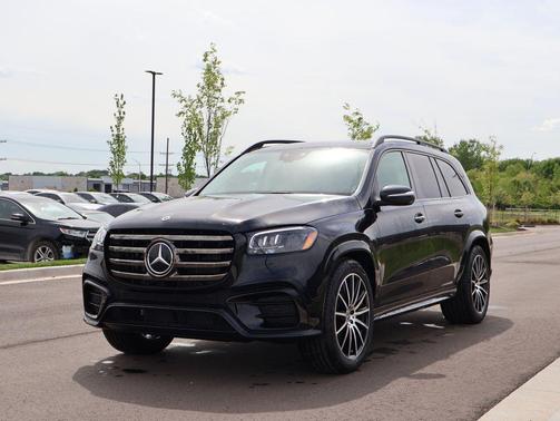 Obsidian Black Metallic 2026 Mercedes-Benz GLS 450 4MATIC