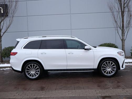 2025 Mercedes-Benz GLS 580 4MATIC