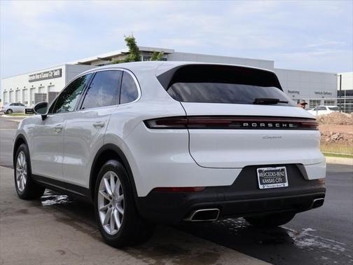2024 Porsche Cayenne Base