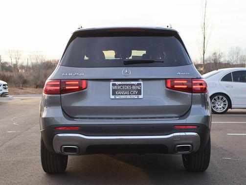 Mountain Grey Metallic 2026 Mercedes-Benz GLB 250 4MATIC