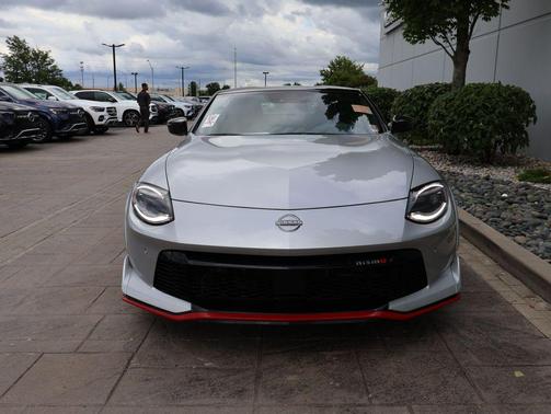 Brilliant Silver/Super Black 2025 Nissan Z NISMO 9-speed automatic Transmission