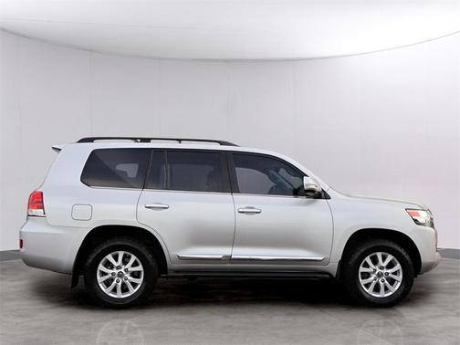 2018 Toyota Land Cruiser Base