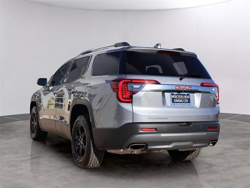 2022 GMC Acadia AWD AT4
