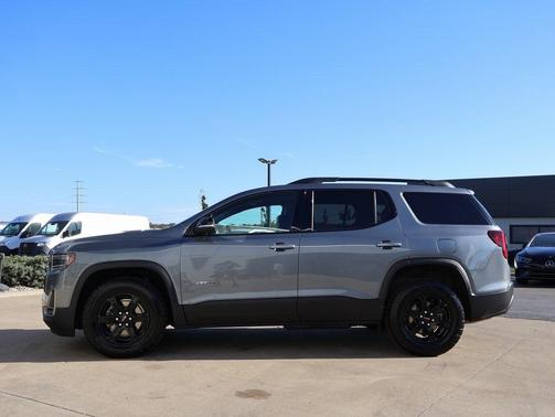 2022 GMC Acadia AWD AT4