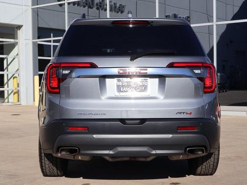 2022 GMC Acadia AWD AT4
