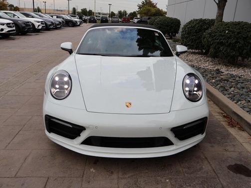 2020 Porsche 911 Carrera 4S Cabriolet