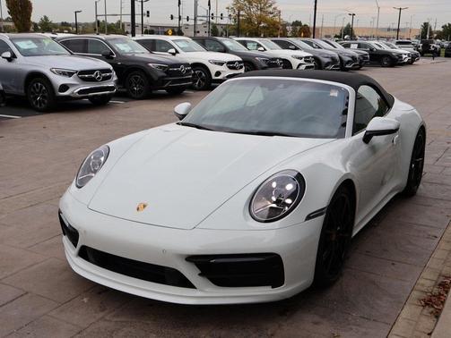 2020 Porsche 911 Carrera 4S Cabriolet