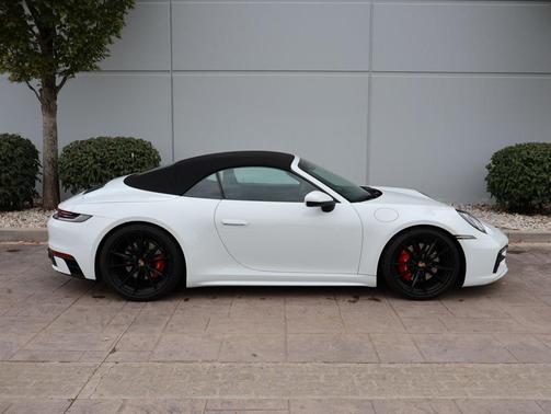 2020 Porsche 911 Carrera 4S Cabriolet