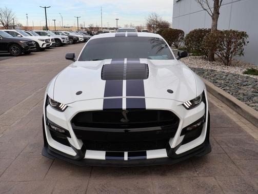 2022 Ford Shelby GT500 Base