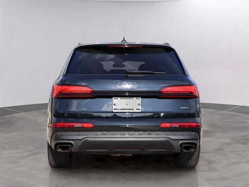 2025 Audi Q7 55 Prestige