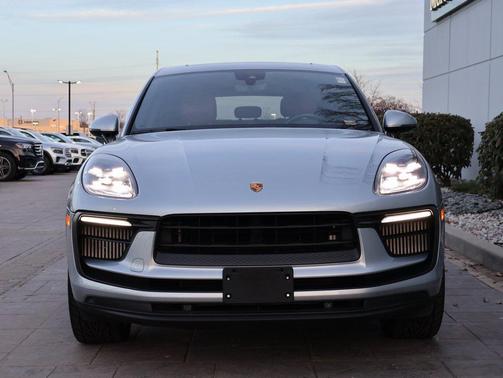 2022 Porsche Macan S