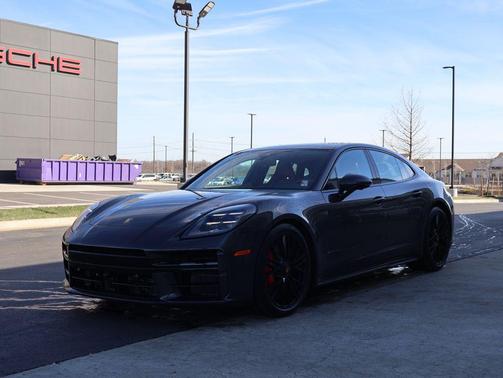 2025 Porsche Panamera GTS