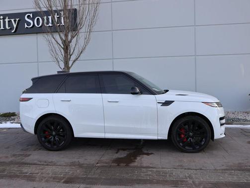 2025 Land Rover Range Rover Sport SE