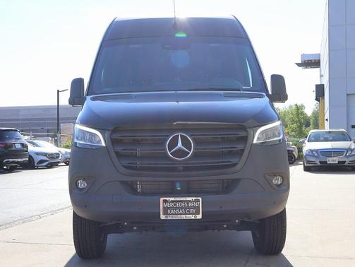 2024 Mercedes-Benz Sprinter 2500 Cargo 170 WB