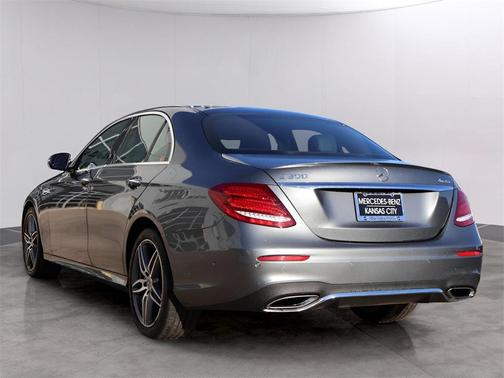 2017 Mercedes-Benz E-Class 4MATIC