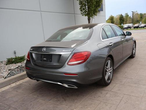 2017 Mercedes-Benz E-Class 4MATIC
