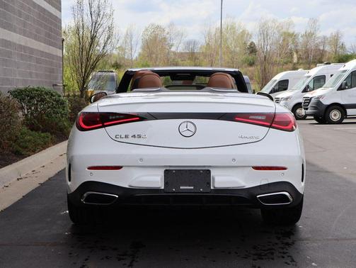 MANUFAKTUR Moonlight White Metallic 2026 Mercedes-Benz CLE 450 4MATIC