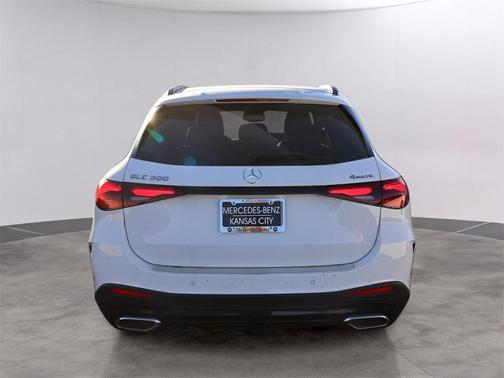 2026 Mercedes-Benz GLC 300 4MATIC