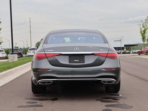 MANUFAKTUR Graphite Metallic 2026 Mercedes-Benz S-Class 4MATIC