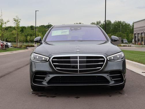 MANUFAKTUR Graphite Metallic 2026 Mercedes-Benz S-Class 4MATIC