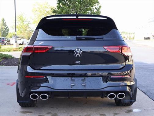 2024 Volkswagen Golf R 2.0T Manual