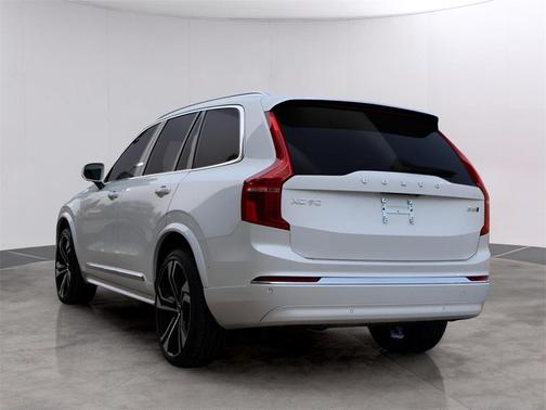2025 Volvo XC90 B6 Ultra