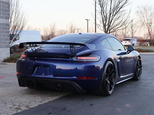 2022 Porsche 718 Cayman GT4