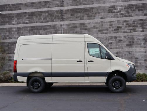 2026 Mercedes-Benz Sprinter 2500 Cargo 144 WB