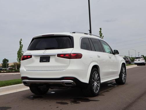 Polar White 2026 Mercedes-Benz GLS 450 4MATIC