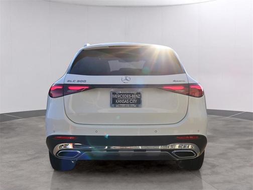 2025 Mercedes-Benz GLC 300 4MATIC