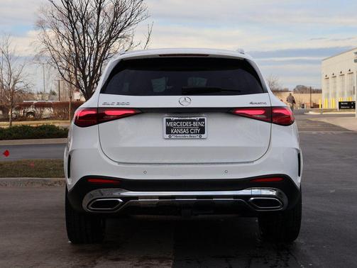 2025 Mercedes-Benz GLC 300 4MATIC