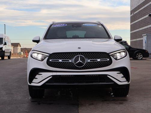 2025 Mercedes-Benz GLC 300 4MATIC