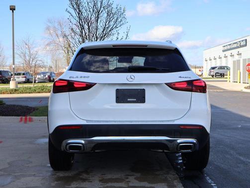 2025 Mercedes-Benz GLA 250 4MATIC