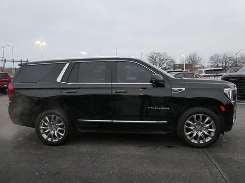 2022 GMC Yukon SLT