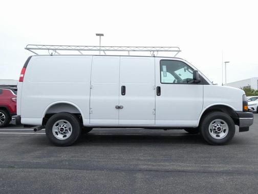 2025 GMC Savana 3500 Work Van