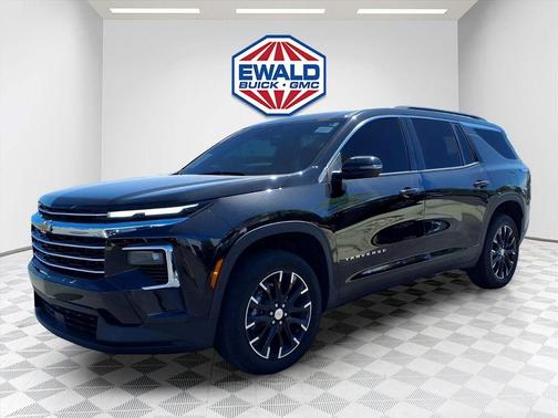Mosaic Black Metallic 2024 Chevrolet Traverse LT