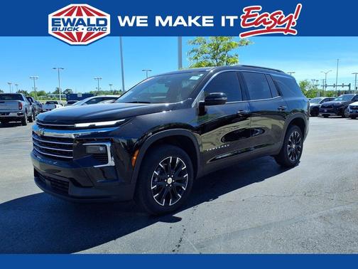 Mosaic Black Metallic 2024 Chevrolet Traverse LT