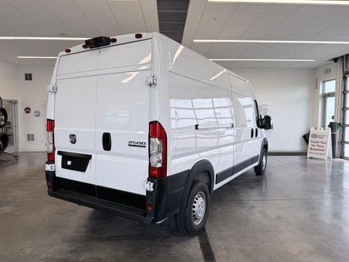 Bright White Clearcoat 2026 RAM ProMaster 2500 High Roof