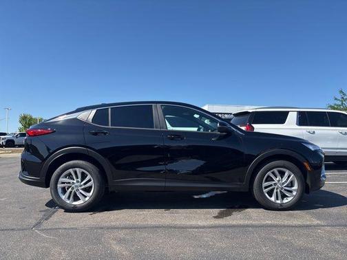 Ebony Twilight Metallic 2026 Buick Envista Preferred