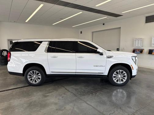 Summit White 2025 GMC Yukon XL Denali