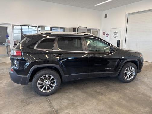 Diamond Black 2019 Jeep Cherokee Latitude Plus