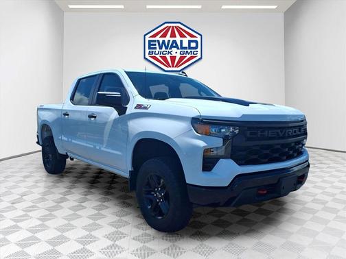 Summit White 2023 Chevrolet Silverado 1500 Custom Trail Boss