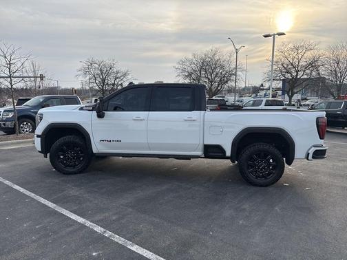 2025 GMC Sierra 3500 AT4