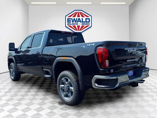 Onyx Black 2026 GMC Sierra 2500 SLE