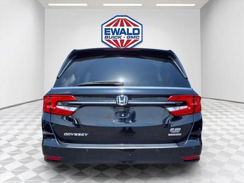 Crystal Black Pearl 2023 Honda Odyssey Touring